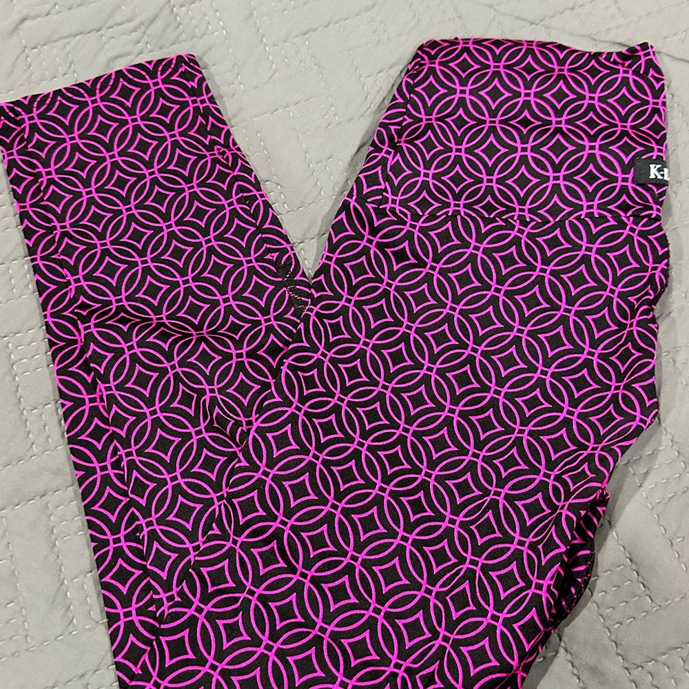 K-DEER K Deer Black Pink Capri Length Leggings Yoga Pants Size Small